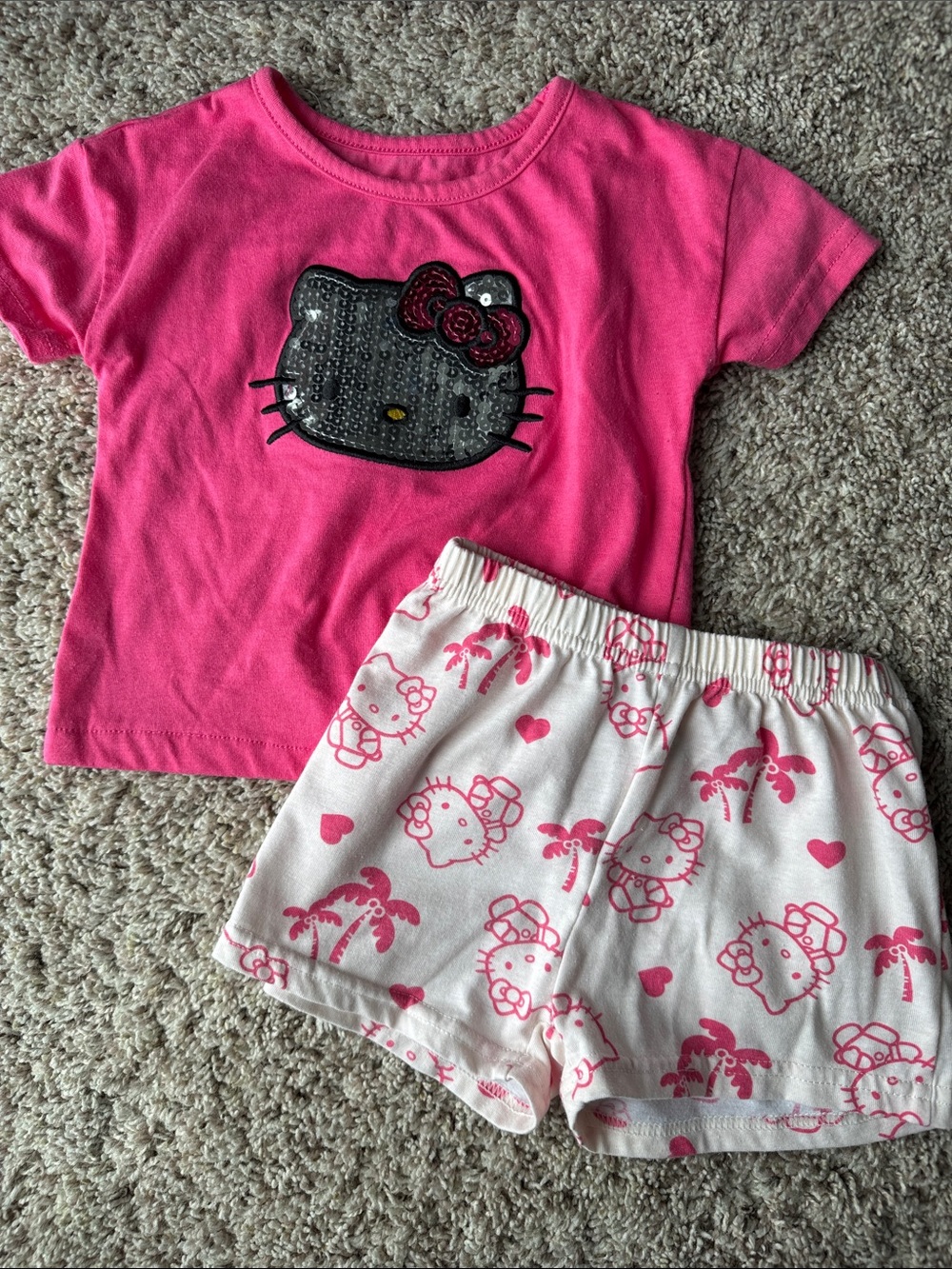 Hello Kitty set (top & shorts)
